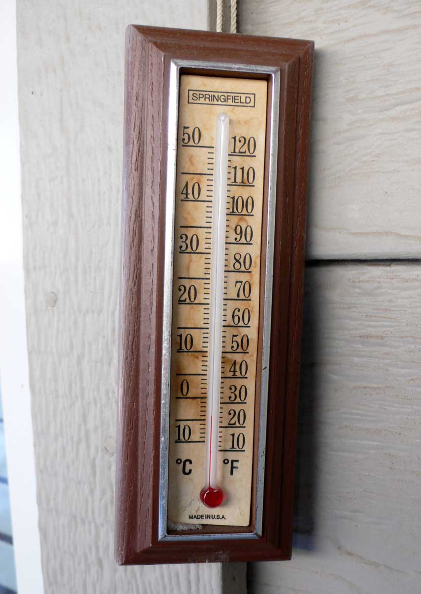 摂氏と華氏両方表示のある温度計